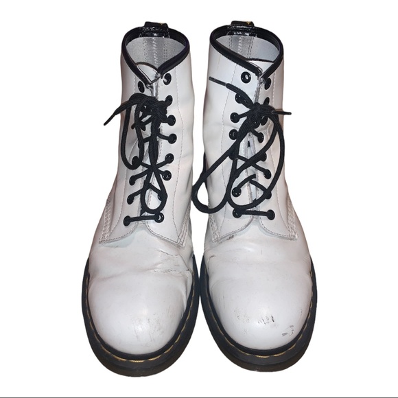 Dr. Martens | 1460 Boots - Picture 4 of 9